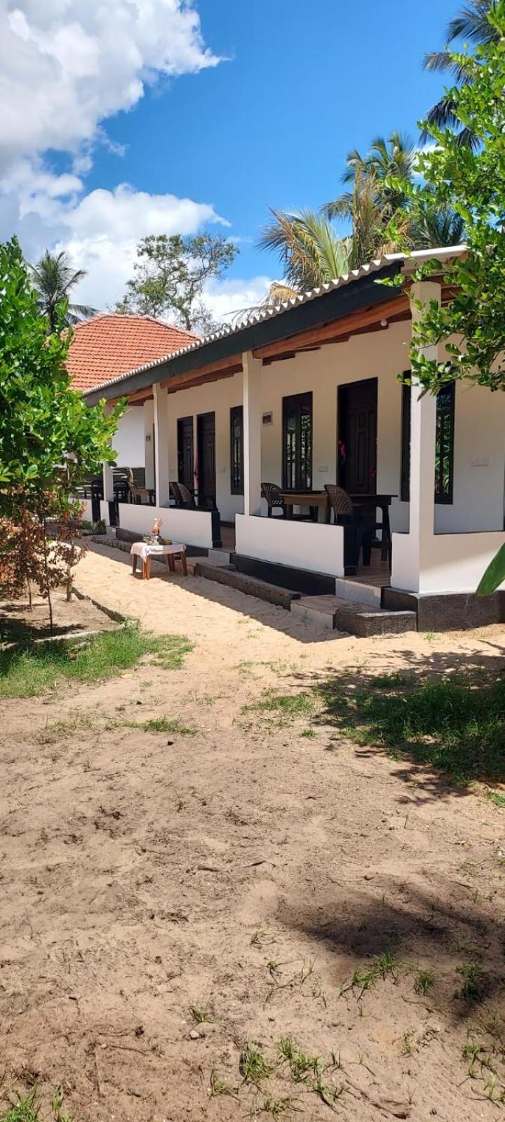 Nilaveli Beach Rooms Exterior foto