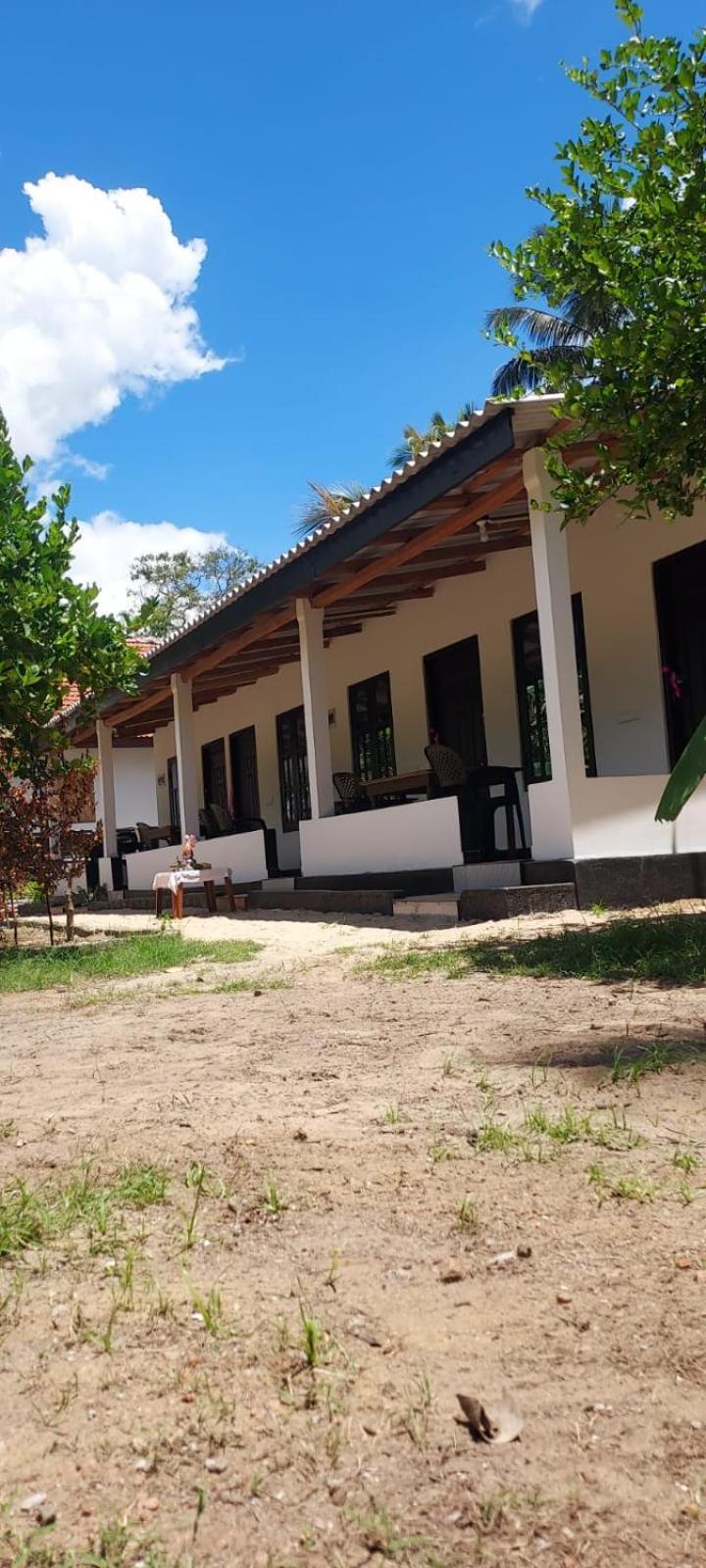 Nilaveli Beach Rooms Exterior foto